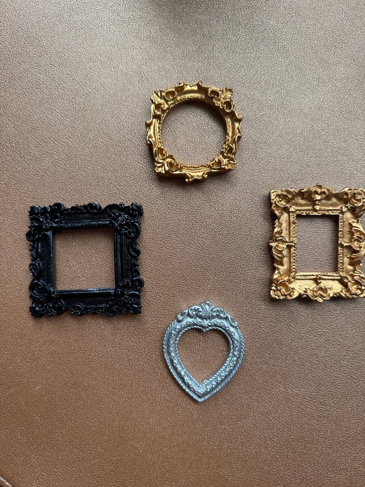 Custom Pet Ornament W/Vintage Frame